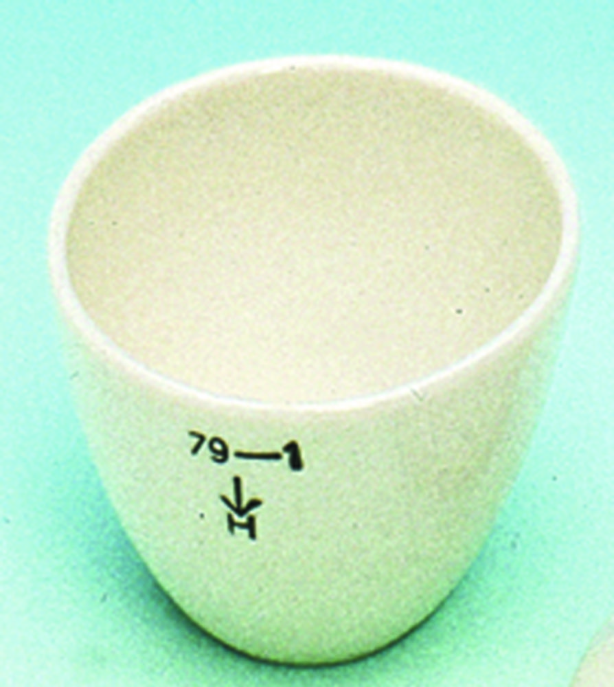 Crucibles, porcelain, low form