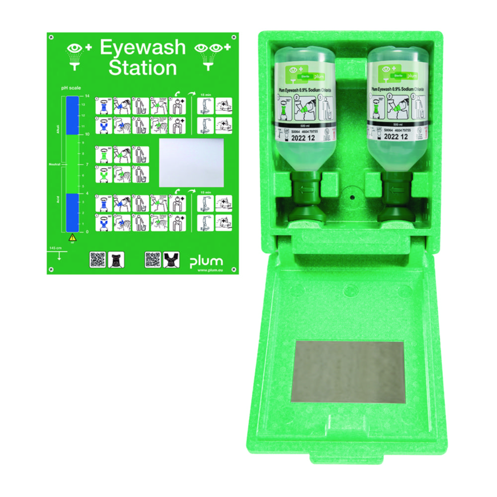 Eyewash station with 2 eyewash bottles
